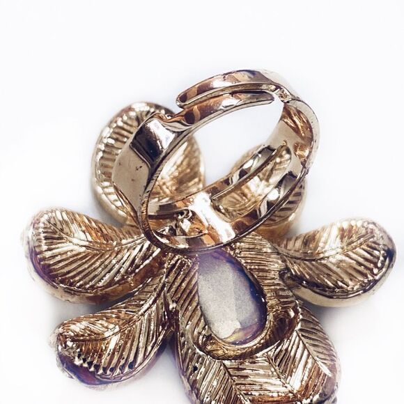 NWOT Adjustable Silver-tone Orchid Flower Crystal Cocktail Ring. - Picture 4 of 4